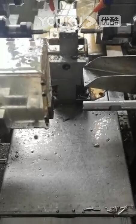 自動鑽孔攻牙（yá）加工視頻